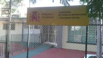 Fachada de la Consejería de Trabajo, Migraciones y Seguridad Social en la Habana